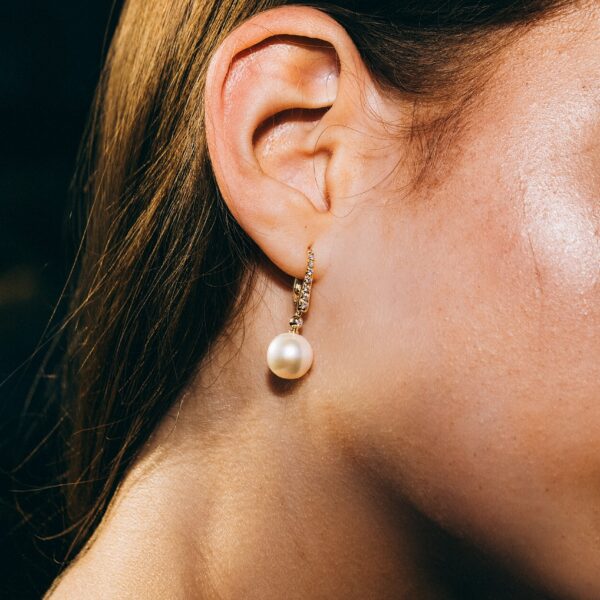 8-8.5 AAA White Freshwater Pearl and Diamond Dangle Earrings