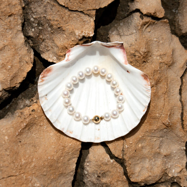 9-9.5mm AA+ White Freshwater Pearl Bracelet