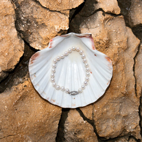 7mm AA+ White Freshwater Pearl Bracelet