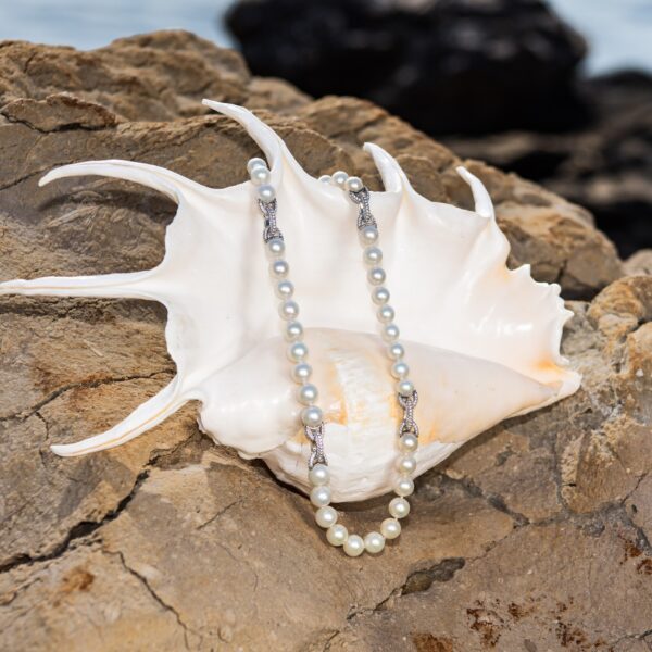 9-10mm AA+ White Freshwater Pearl & Diamonds Necklace
