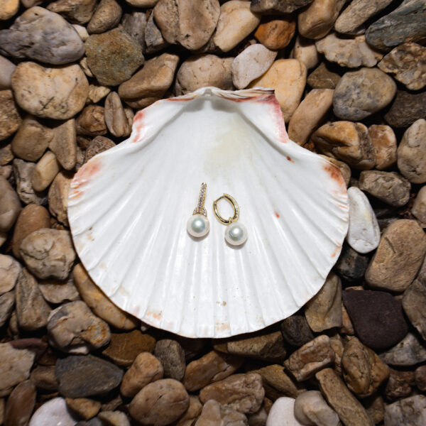 9-10mm AA+ White Freshwater Pearl and Diamonds Earrings