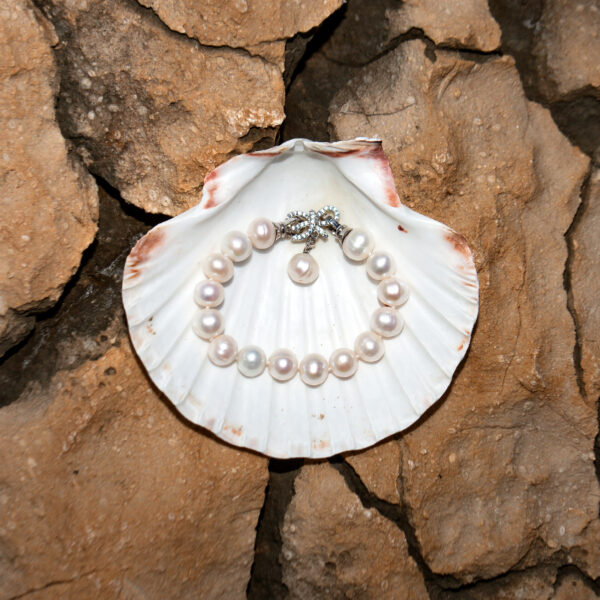 10-11mm A White Freshwater Pearl Bracelet