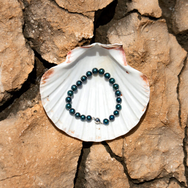 8mm AA+ Dark Green-Blue Freshwater Pearl Bracelet