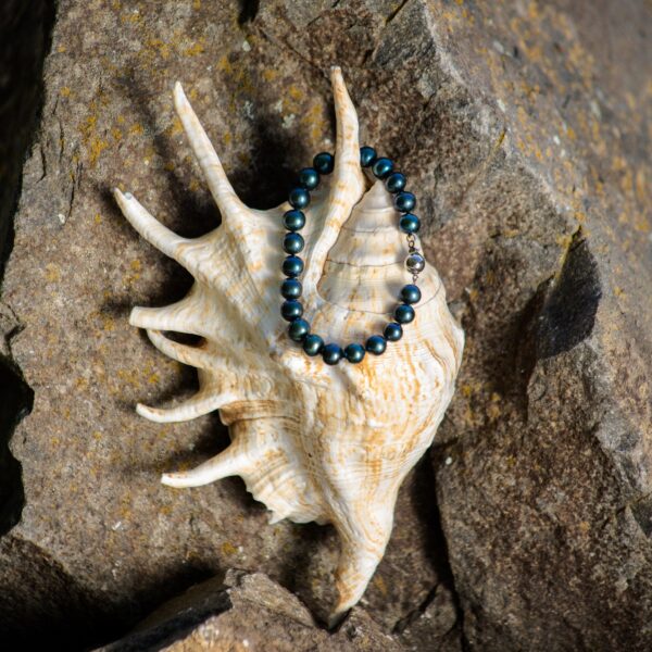 8mm AA+ Dark Green-Blue Freshwater Pearl Bracelet