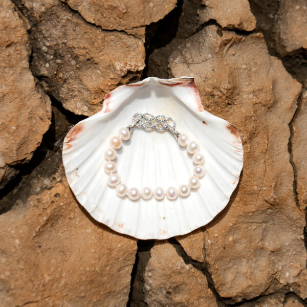 9-10mm A White Freshwater Pearl Bracelet