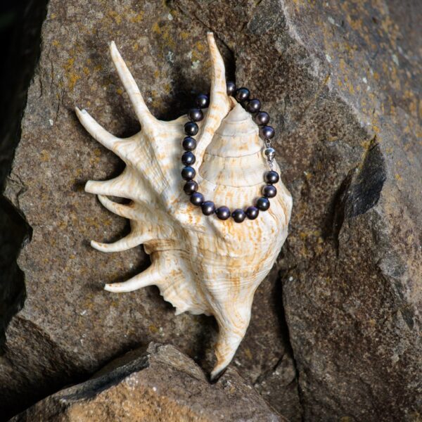 7-8mm AA+ Black Freshwater Pearl Bracelet