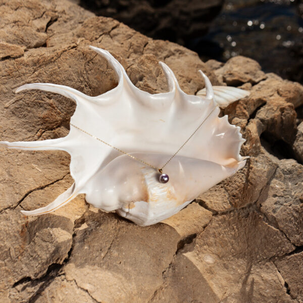 11mm AA+ Metallic Lilac Freshwater Pearl Pendant with Chain
