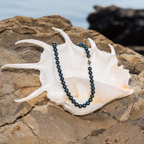7-8mm AA+ Metallic Dark Green-Blue Freshwater Pearl Necklace