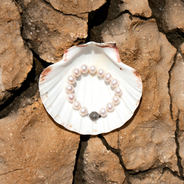 9-10mm A White Freshwater Pearl Bracelet