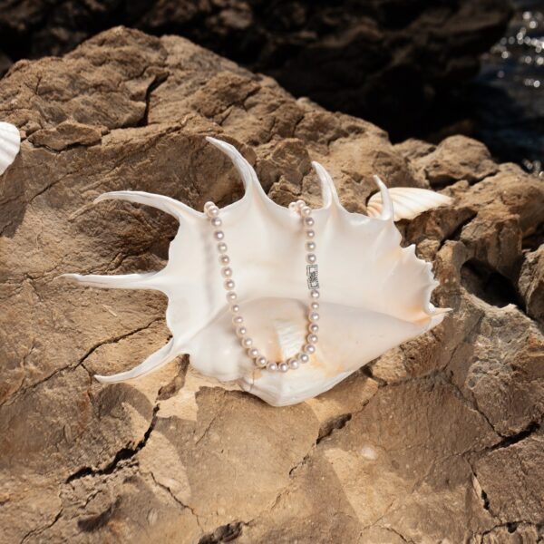 9-10mm A White Freshwater Pearl Necklace