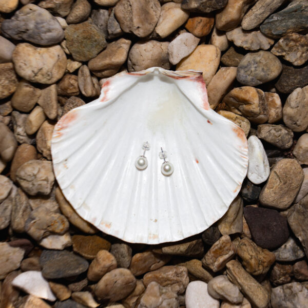 8-9mm A+ White Freshwater Pearl Stud Earrings