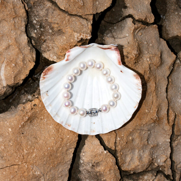 11-12mm AA+ White Freshwater Pearl & Diamond Bracelet