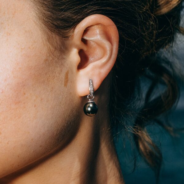 9-11mm AA+ Dark Tahitian Pearl Diamond Earrings