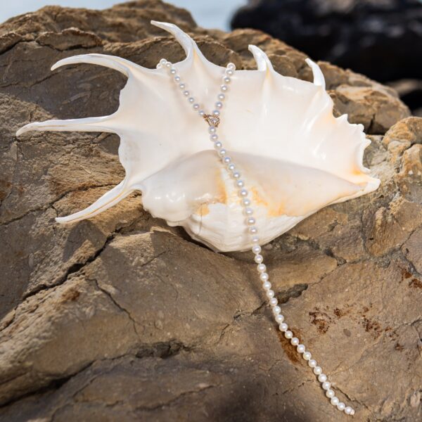 7mm AA+ White Freshwater Pearl & Diamonds Necklace