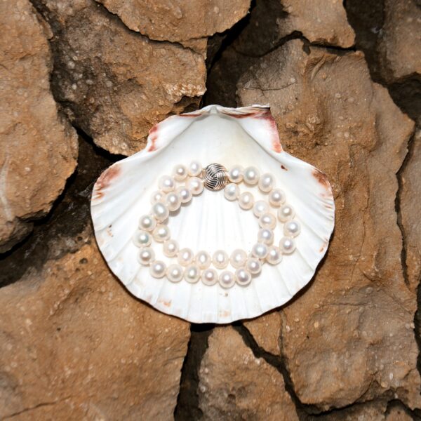 9-10mm A White Freshwater Pearl Double Strand Bracelet