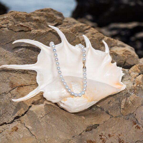 9-10mm AA+ White Freshwater Pearl & Diamonds Necklace