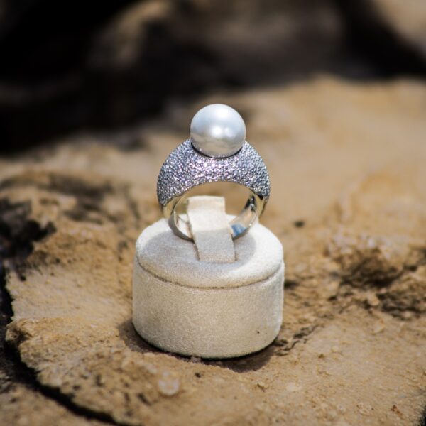 12-13mm AA+ White Freshwater Pearl and Diamonds Ring