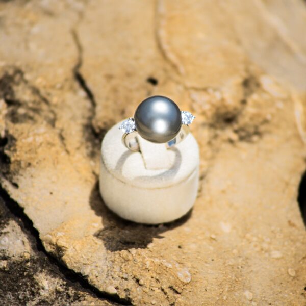 15-16mm AAA Tahitian Grey & Diamonds Ring