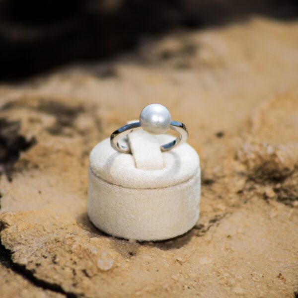 9-10mm White Freshwater Pearl Ring