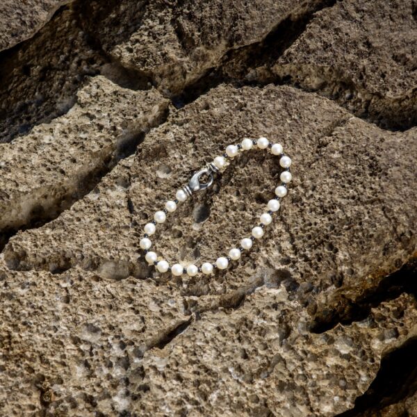 6mm AA White Freshwater Pearl & Black Hematite Stone Bracelet