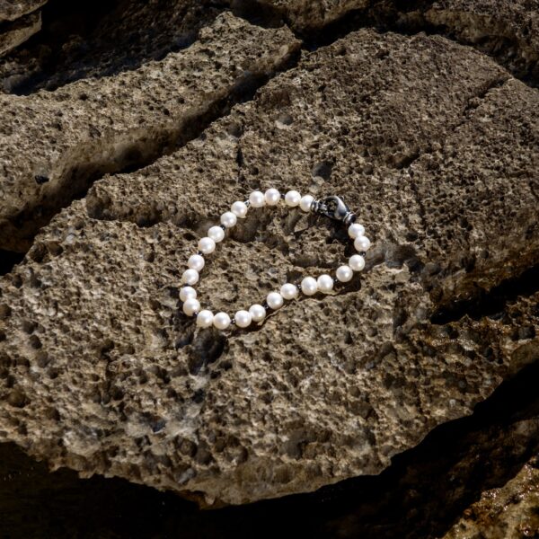 6mm AA White Freshwater Pearl & Black Hematite Stone Bracelet