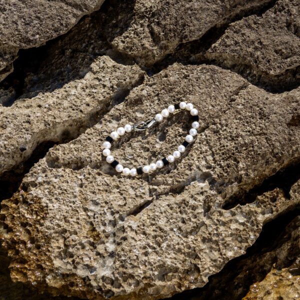 6mm AA White Freshwater Pearl & Black Square Shape Hematite Stone Bracelet