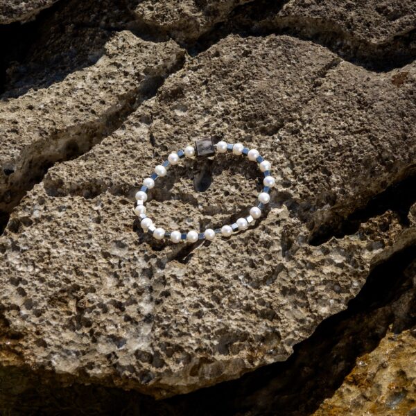 6mm AA WHite Freshwater Pearl & Square Hematite Bracelet