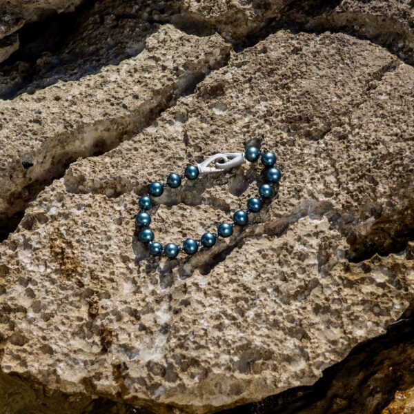 7-8mm AA+ Green Metallic Freshwater Pearl & Black Hematite Bracelet