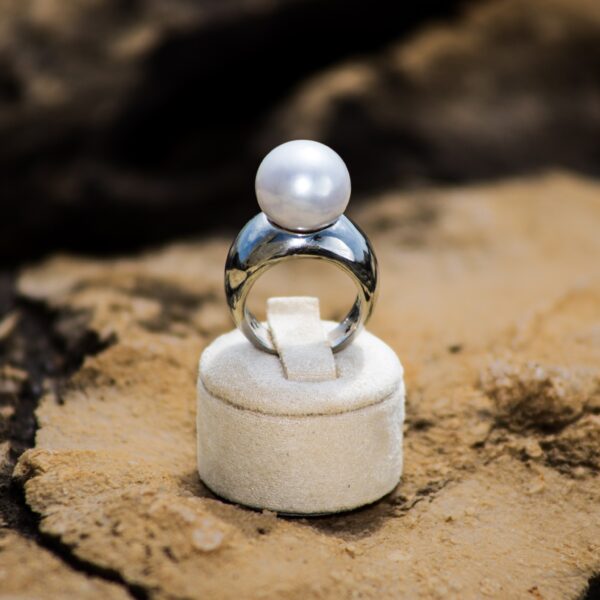 14-15mm AA+ White Freshwater Pearl Ring